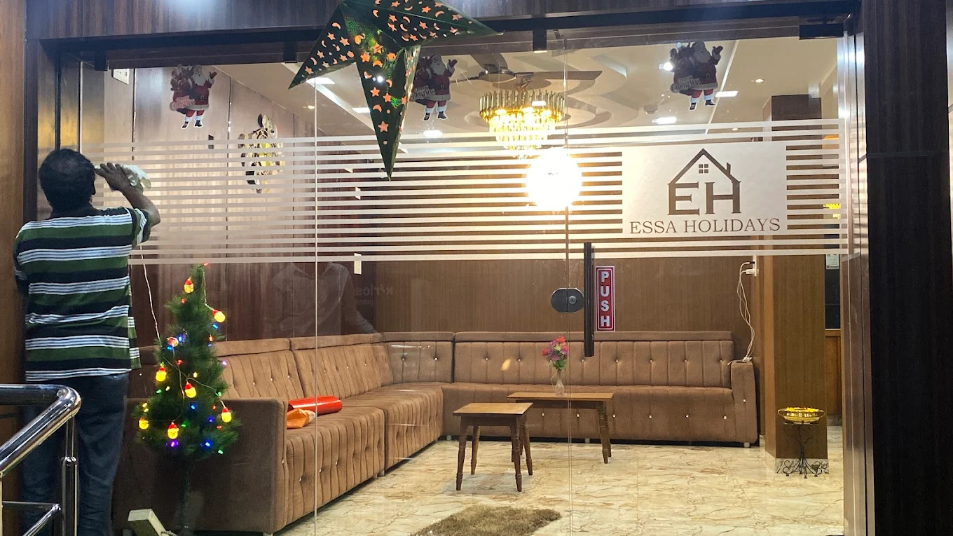 Essa Holidays Room